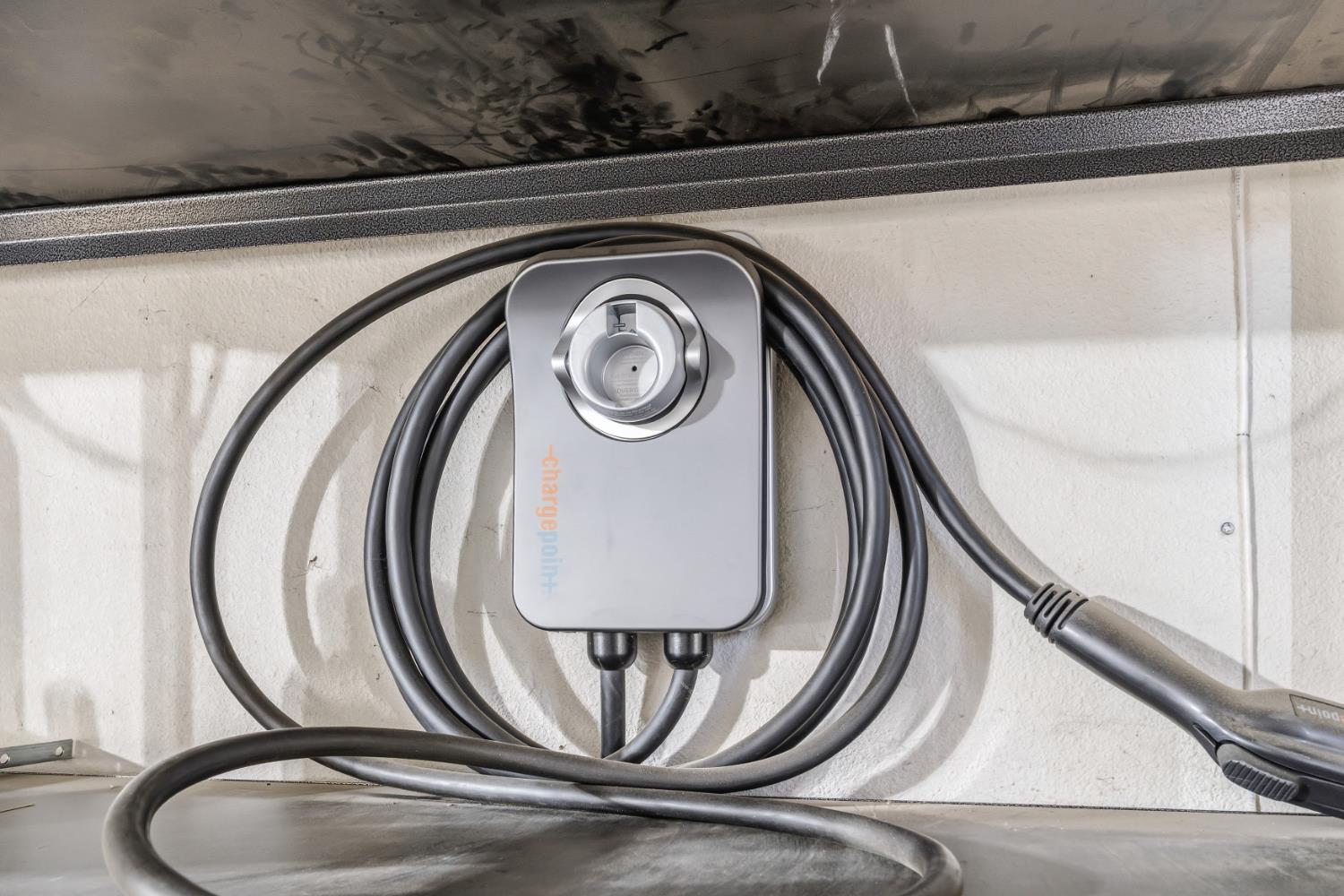 921 Don Medico Dr, Hanford, CA 93230