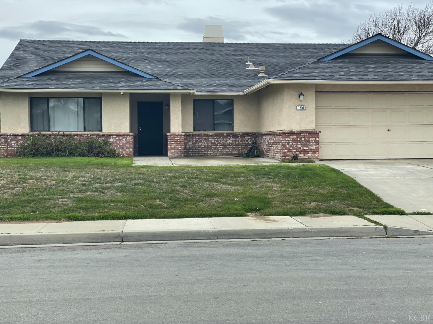 1650 Saltbrush Ave, Coalinga, CA 93210