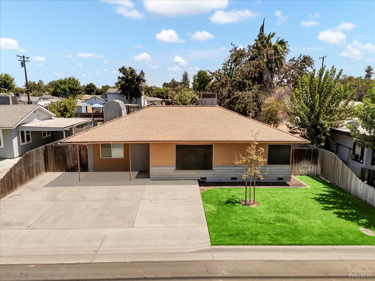 1807 N 11th Ave, Hanford, CA 93230