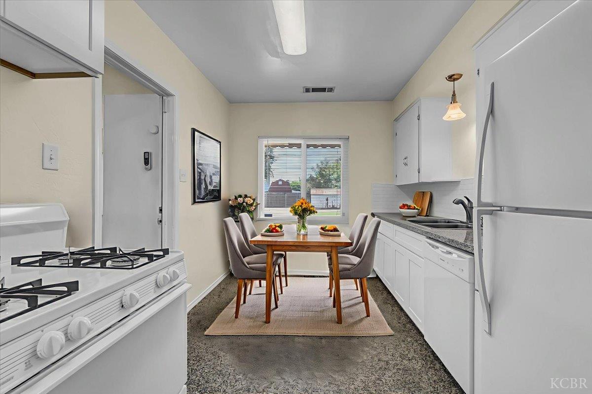 1807 N 11th Ave, Hanford, CA 93230