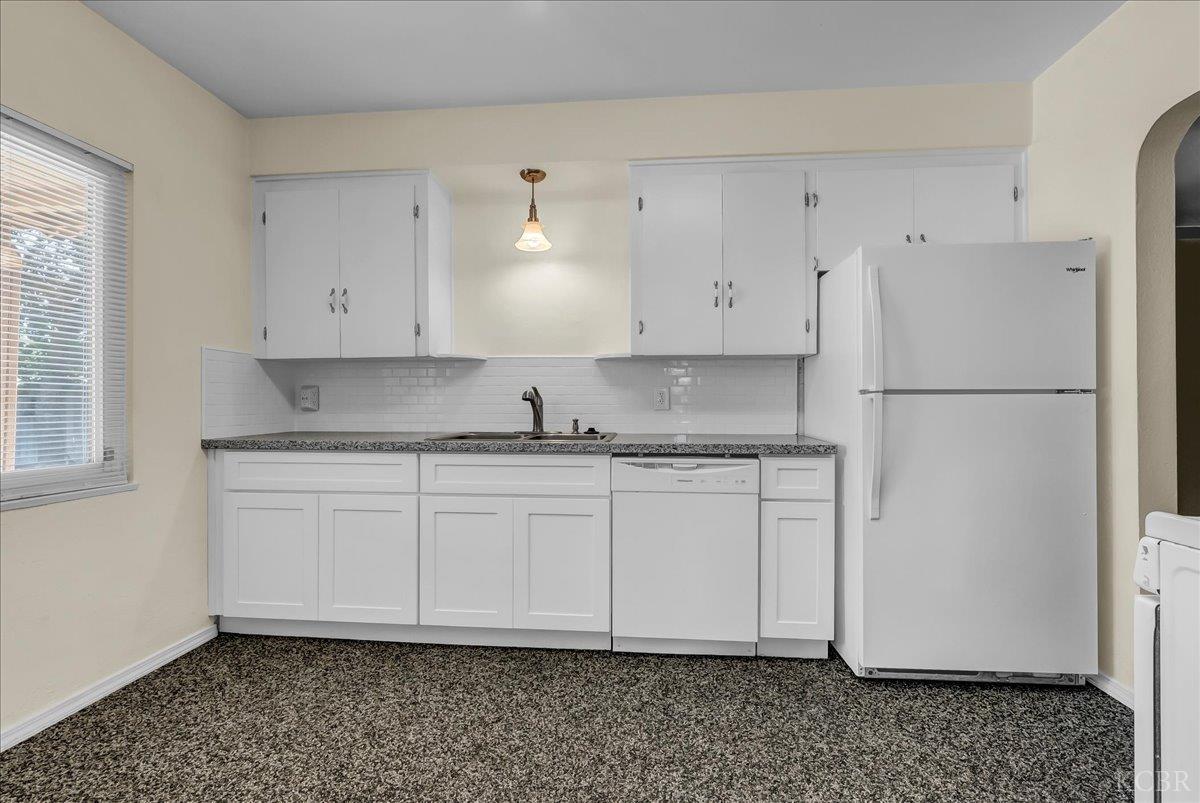 1807 N 11th Ave, Hanford, CA 93230