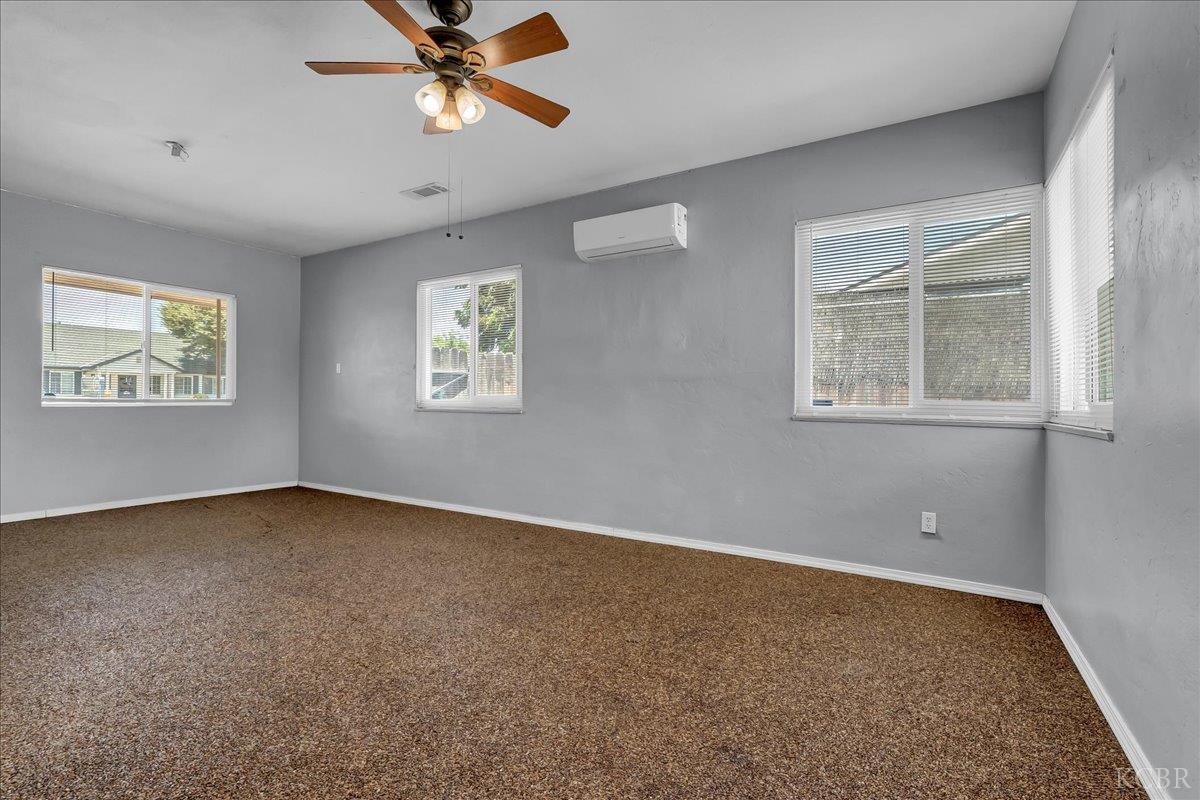 1807 N 11th Ave, Hanford, CA 93230