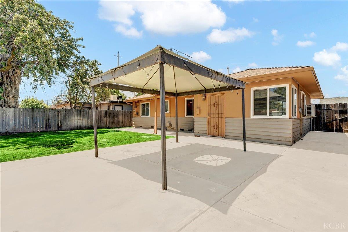 1807 N 11th Ave, Hanford, CA 93230