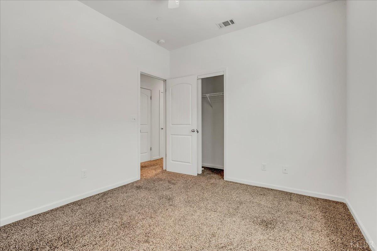 2390 Chardonnay Pl, Hanford, CA 93230