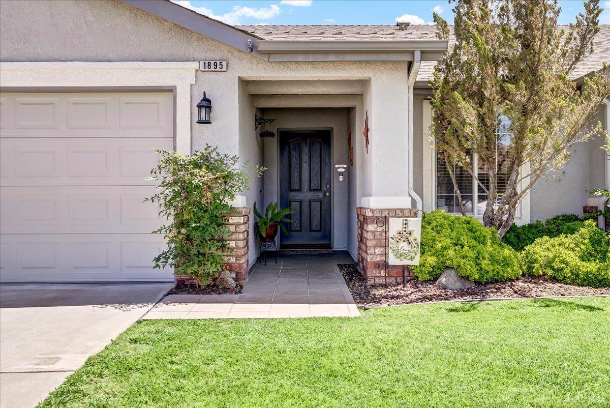 1895 N Rivermist Ct, Hanford, CA 93230
