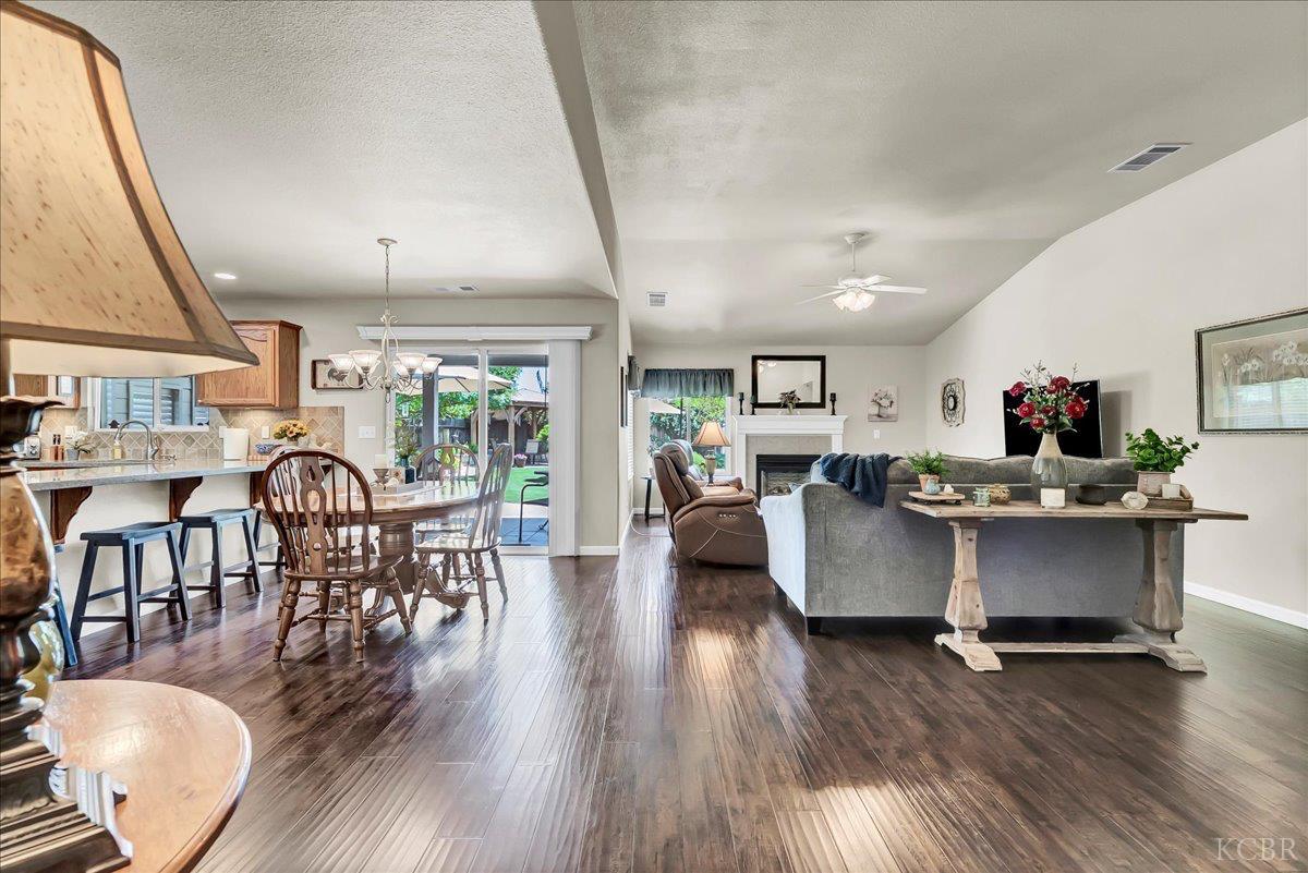 1895 N Rivermist Ct, Hanford, CA 93230