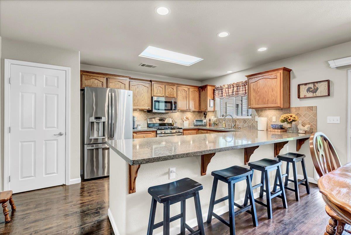 1895 N Rivermist Ct, Hanford, CA 93230