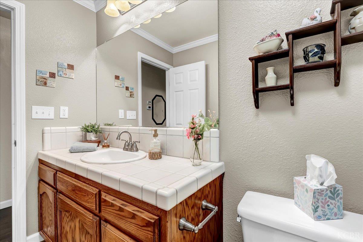 1895 N Rivermist Ct, Hanford, CA 93230