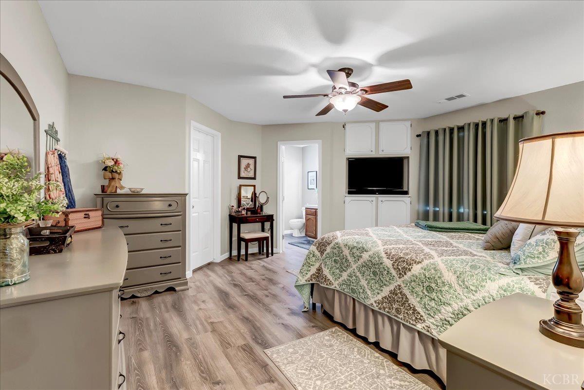 1895 N Rivermist Ct, Hanford, CA 93230