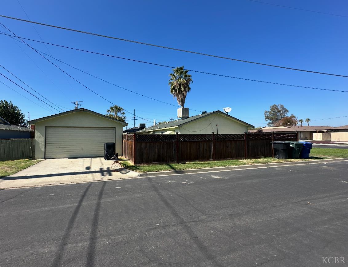 10949 Hume, Hanford, CA 93230