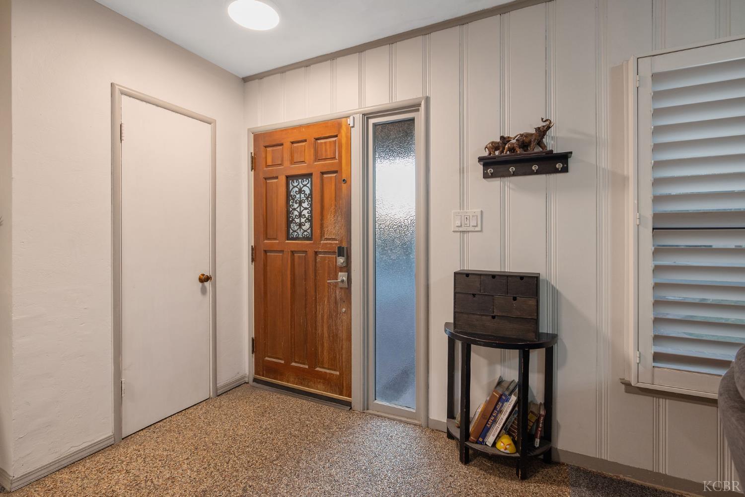 1821 Mulberry Dr, Hanford, CA 93230