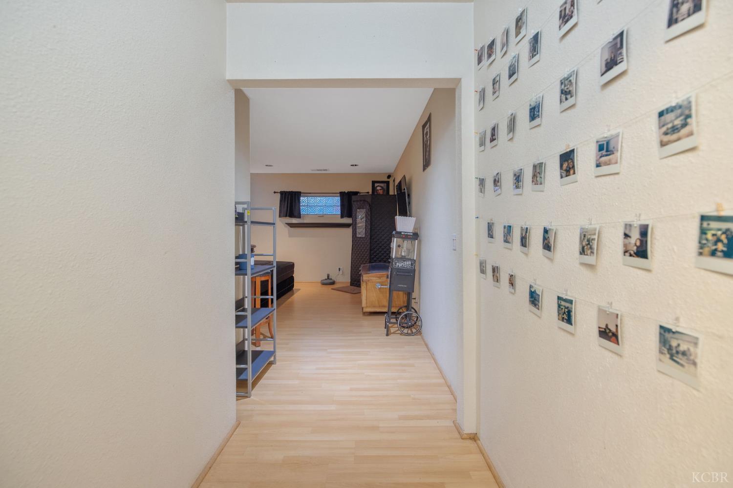 1821 Mulberry Dr, Hanford, CA 93230