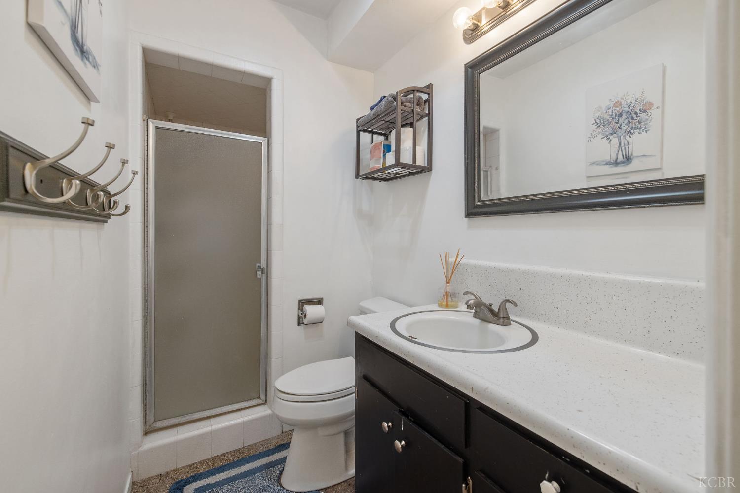 1821 Mulberry Dr, Hanford, CA 93230