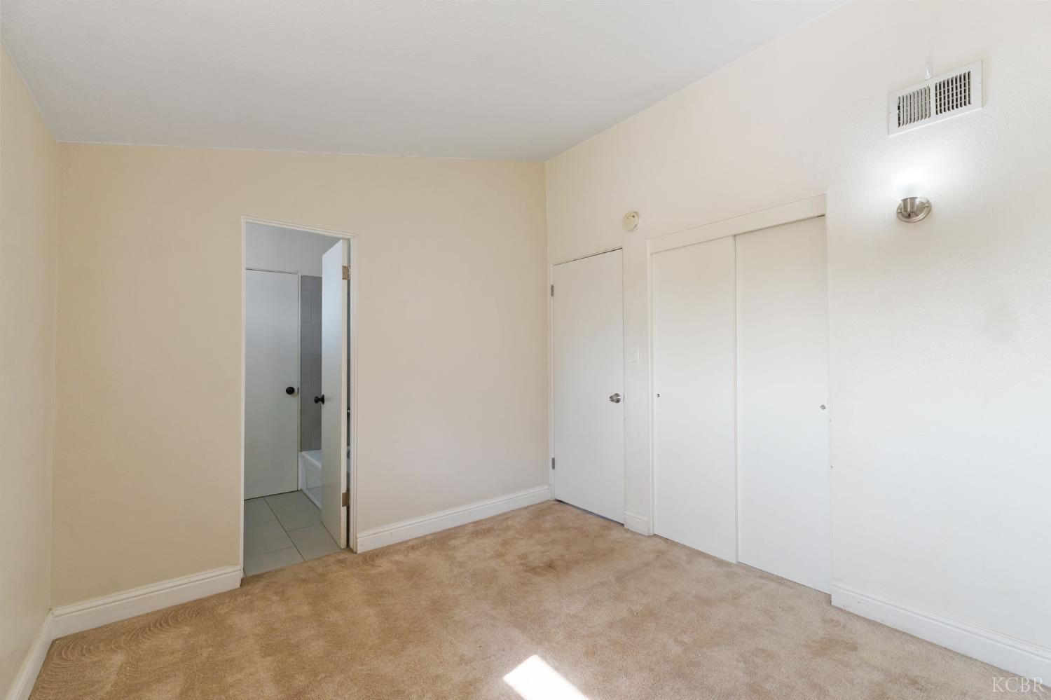 1004 E Myrtle St, Hanford, CA 93230