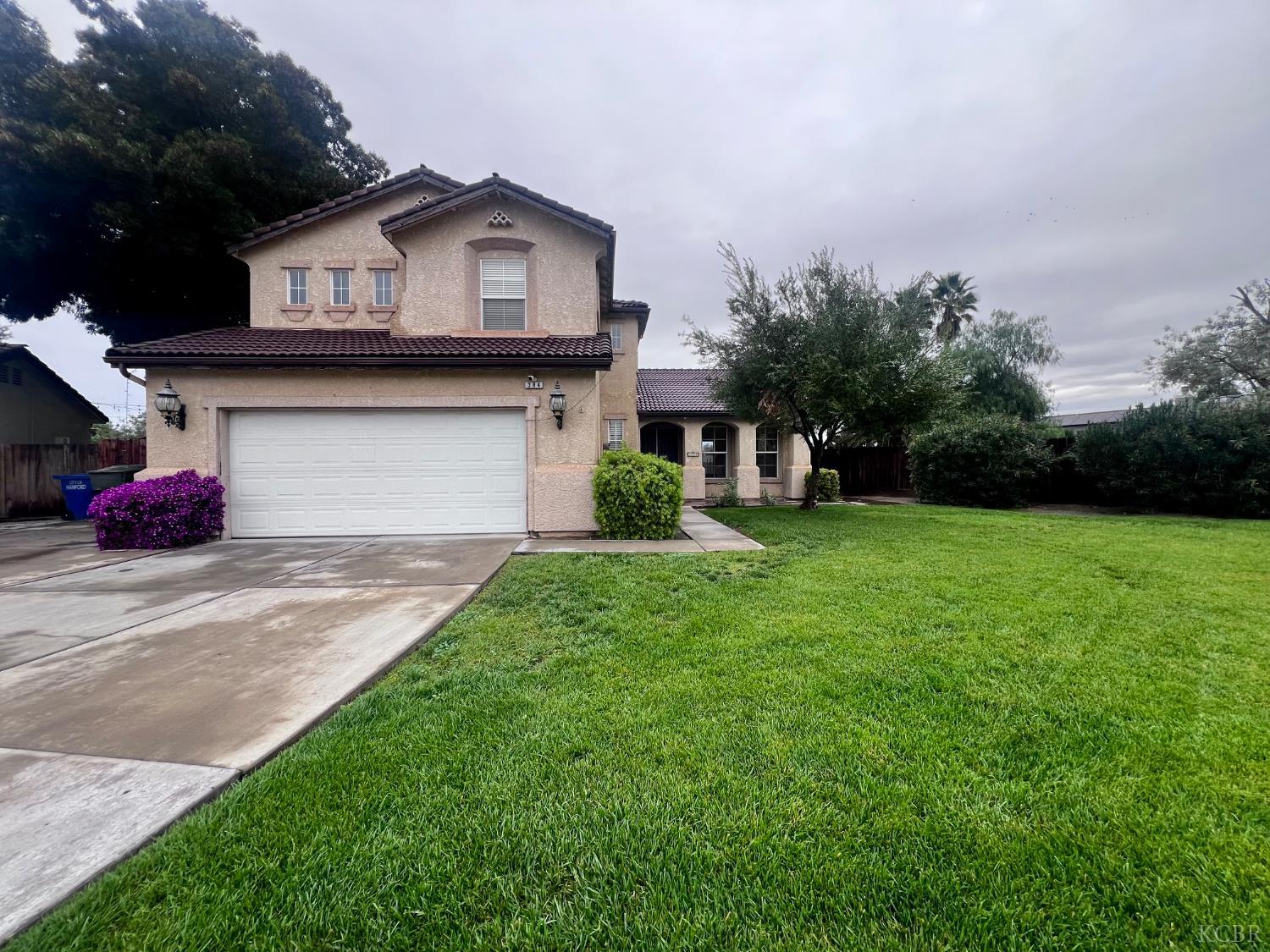 384 Millbrook St, Hanford, CA 93230