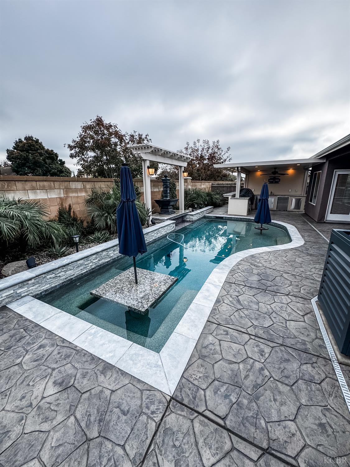 2025 Madeline Dr, Hanford, CA 93230