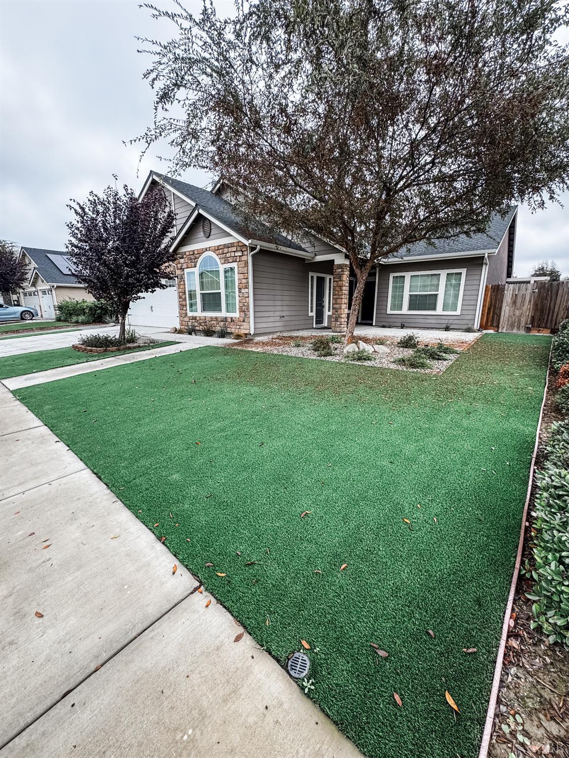 2025 Madeline Dr, Hanford, CA 93230