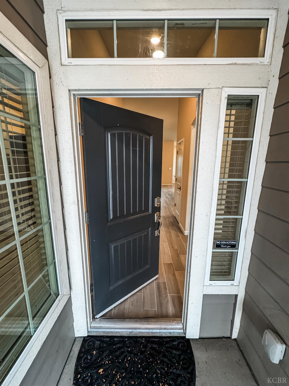 2025 Madeline Dr, Hanford, CA 93230