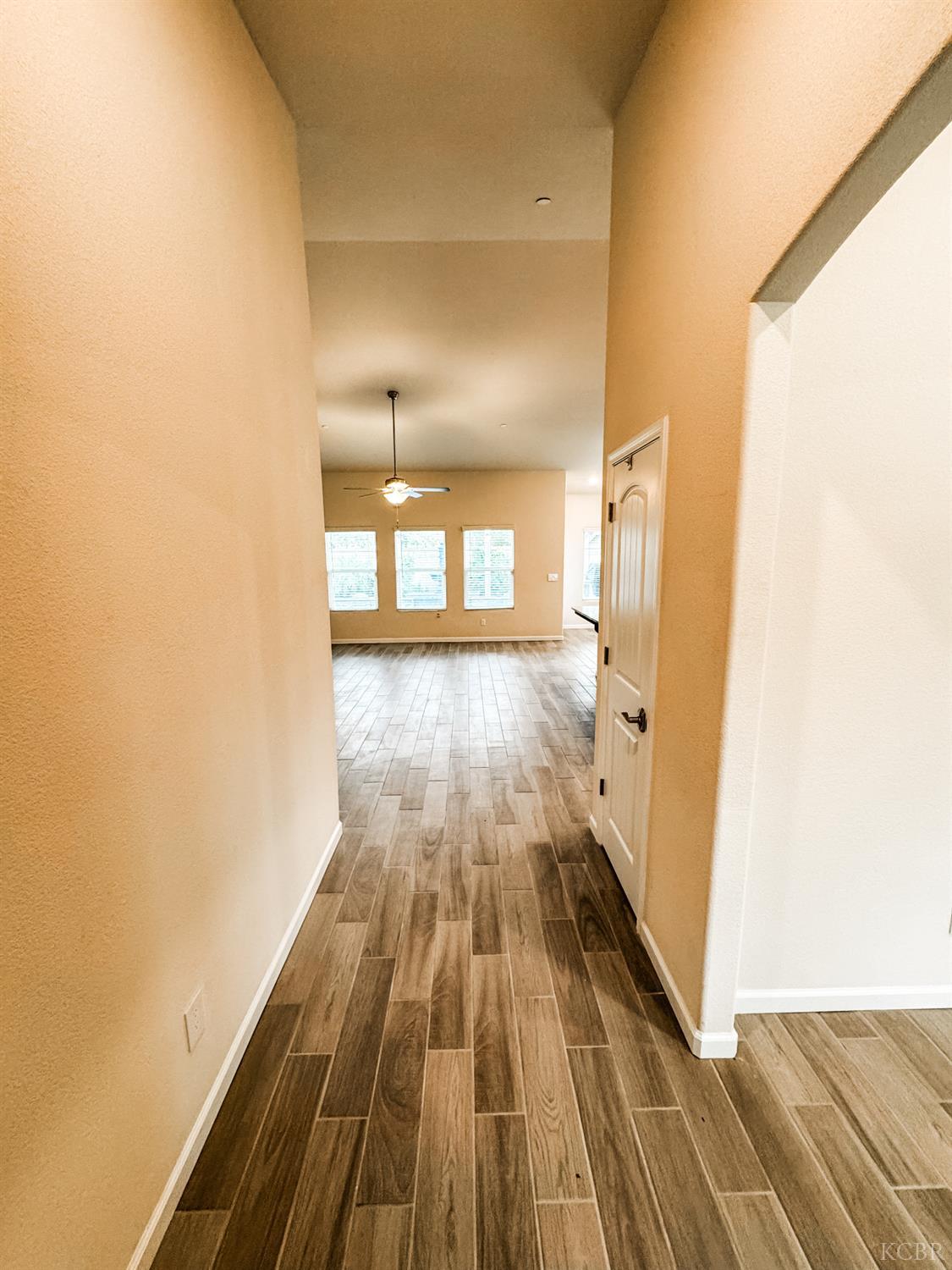 2025 Madeline Dr, Hanford, CA 93230