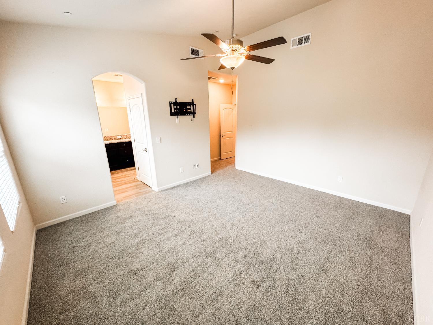 2025 Madeline Dr, Hanford, CA 93230