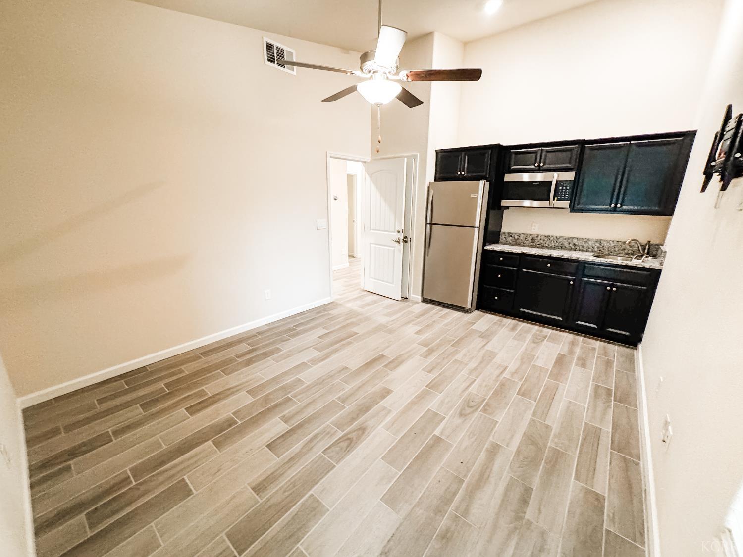 2025 Madeline Dr, Hanford, CA 93230