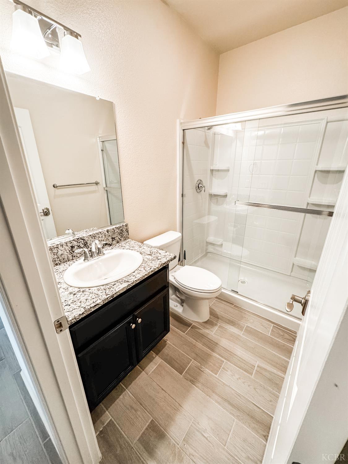 2025 Madeline Dr, Hanford, CA 93230