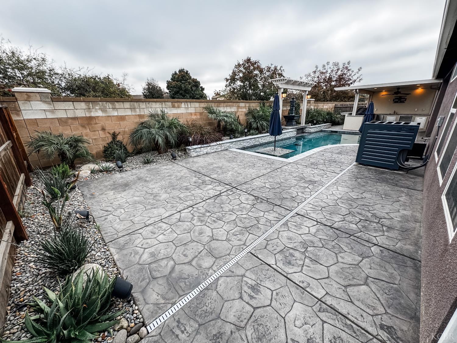 2025 Madeline Dr, Hanford, CA 93230