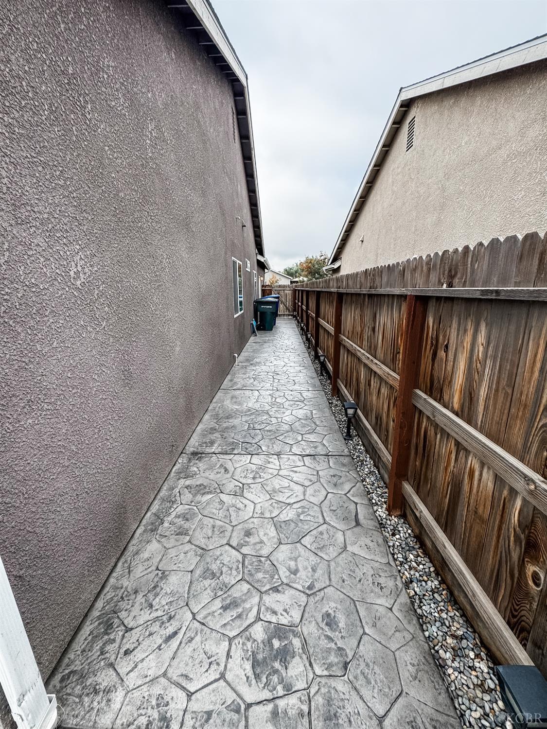 2025 Madeline Dr, Hanford, CA 93230