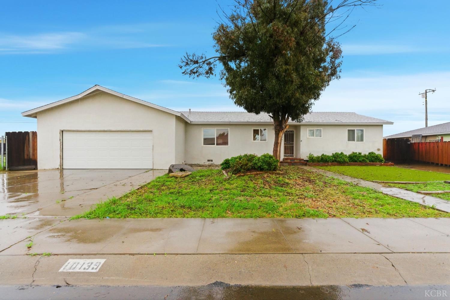 10139 David St, Hanford, CA 93230