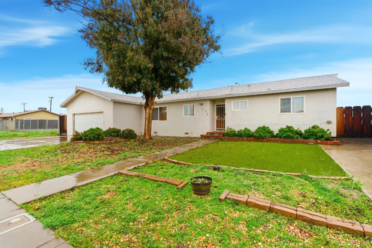 10139 David St, Hanford, CA 93230