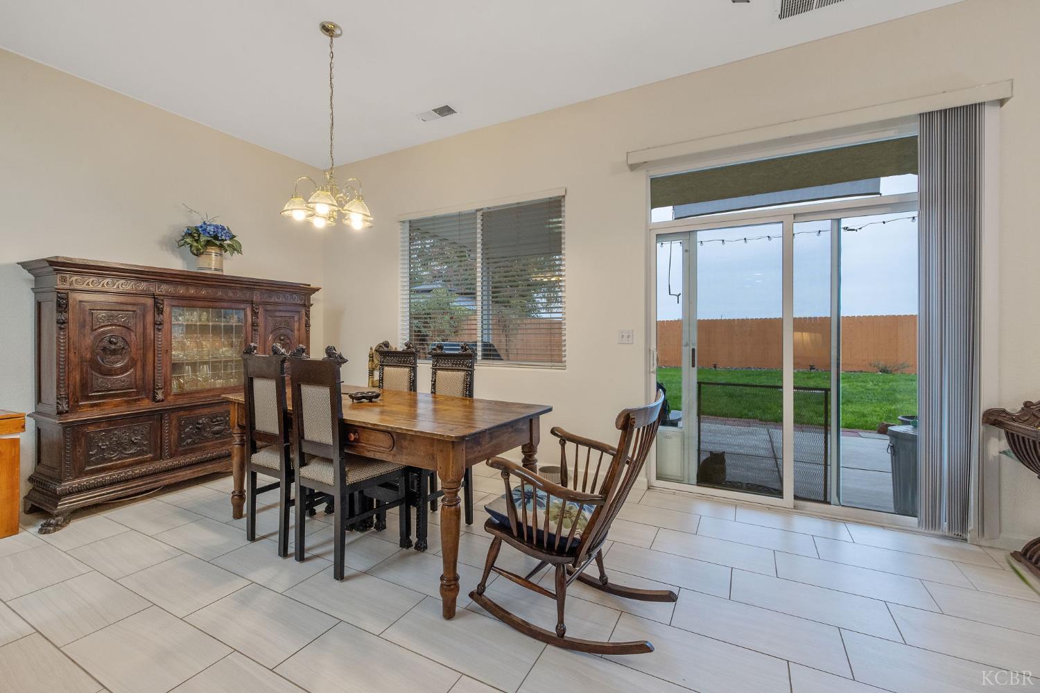 714 N Magna Carta Ave, Hanford, CA 93230