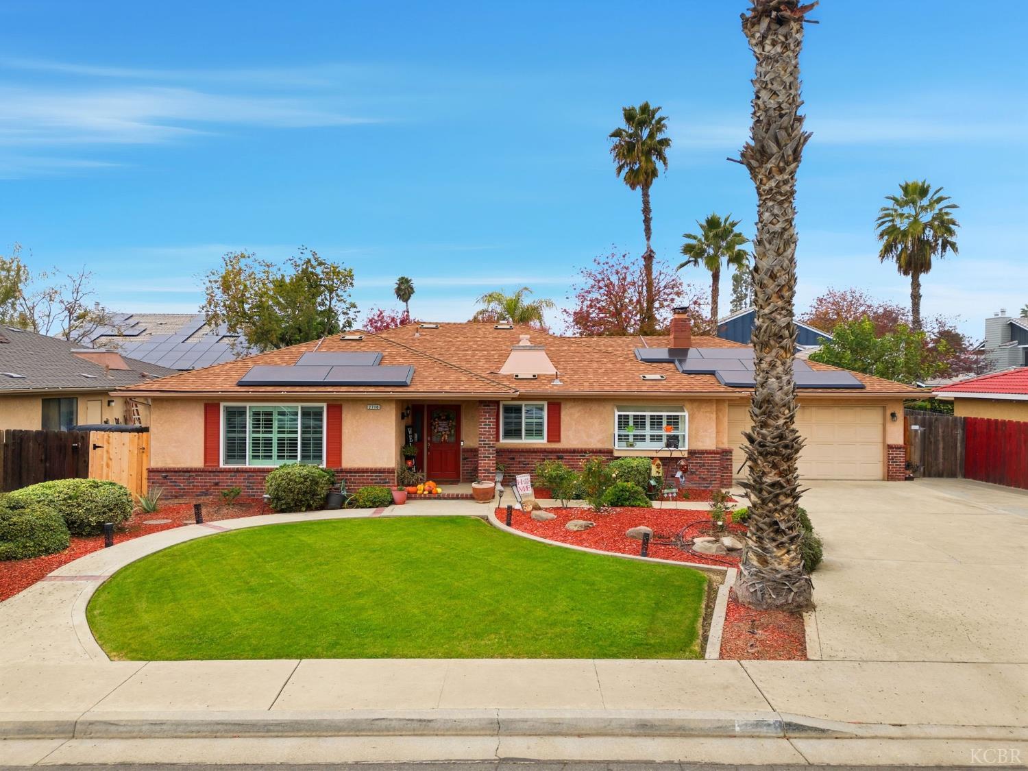 2710 Aspen St, Hanford, CA 93230