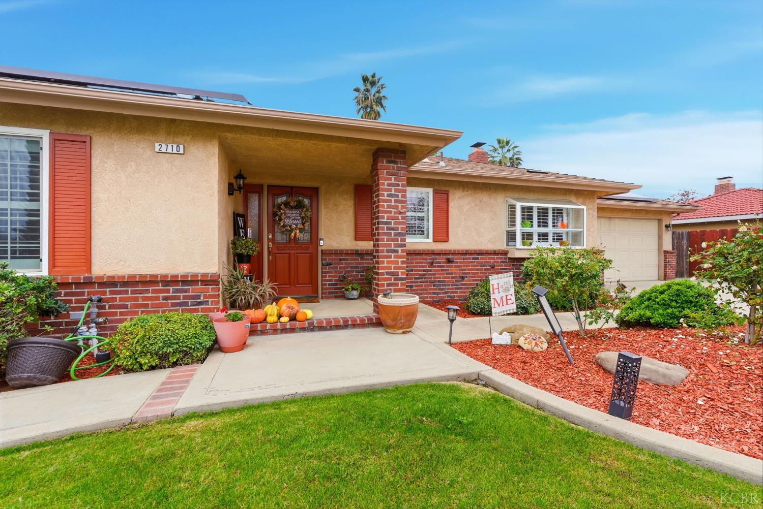 2710 Aspen St, Hanford, CA 93230