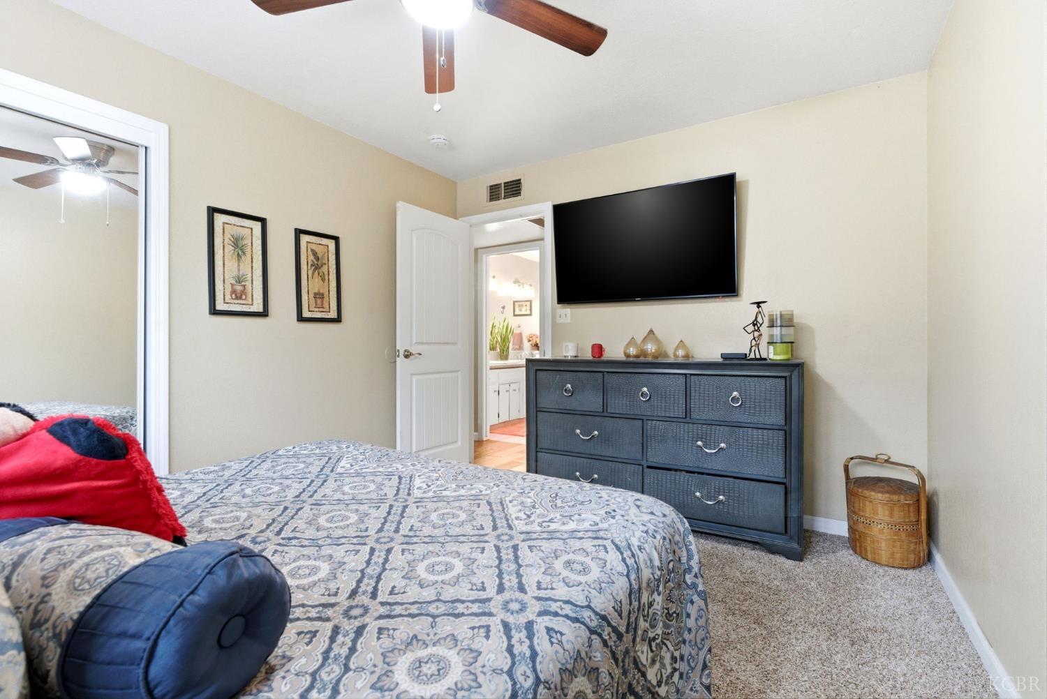 2710 Aspen St, Hanford, CA 93230