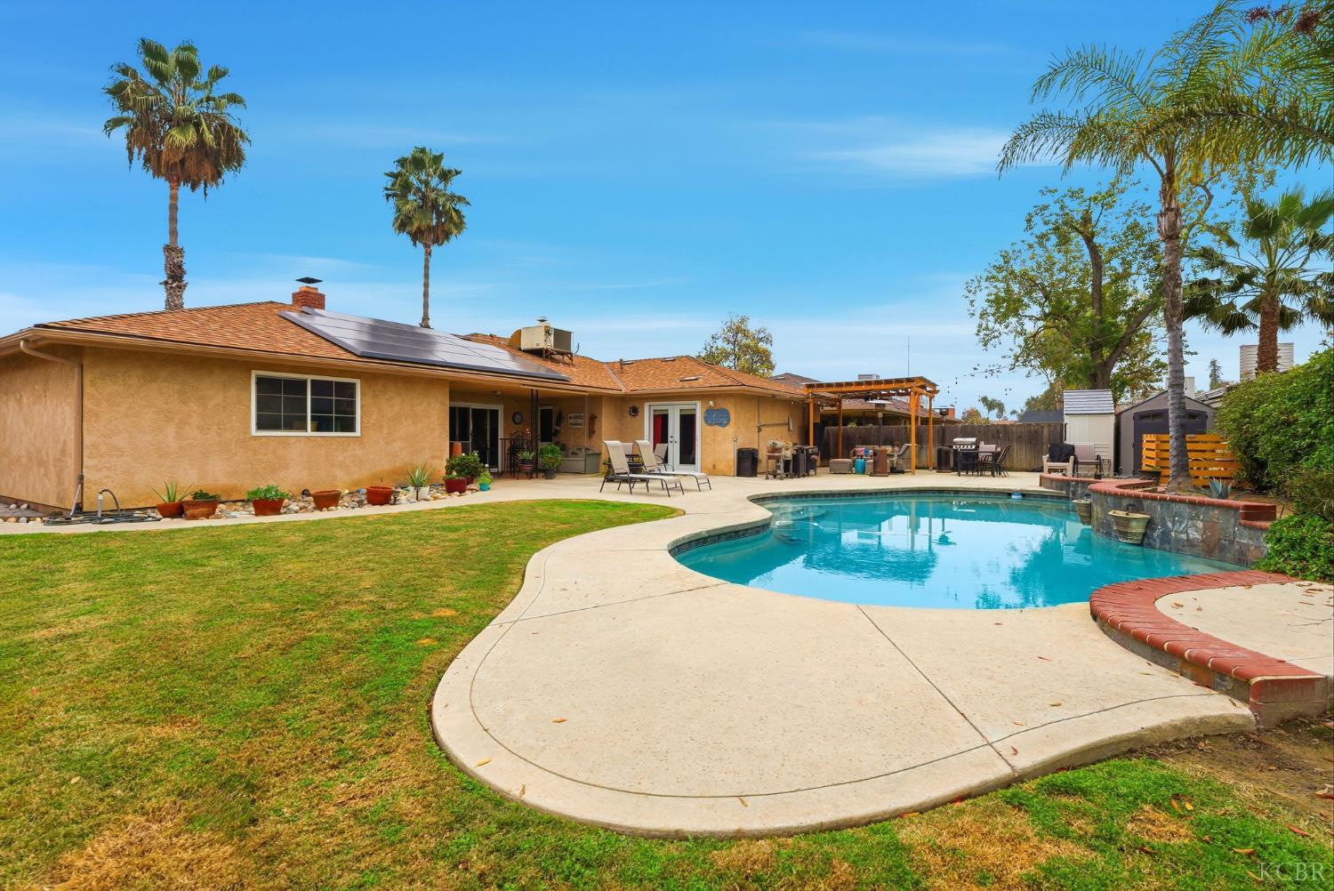 2710 Aspen St, Hanford, CA 93230