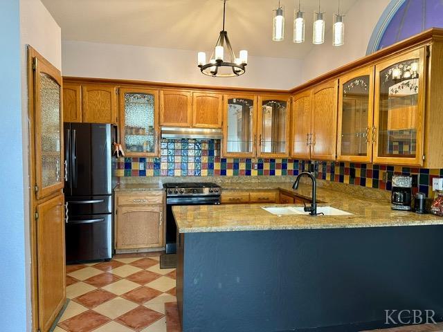 982 Cedarwood St, Hanford, CA 93230