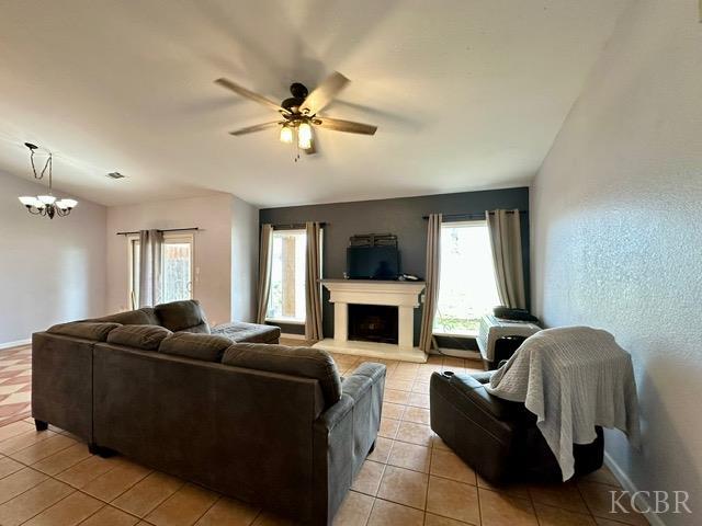 982 Cedarwood St, Hanford, CA 93230