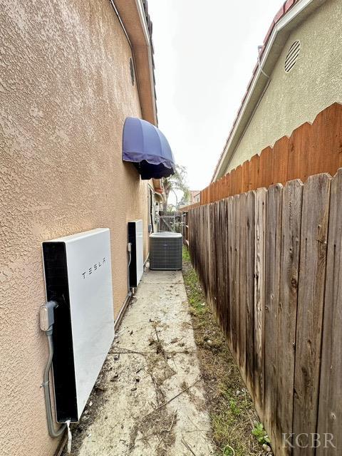 982 Cedarwood St, Hanford, CA 93230