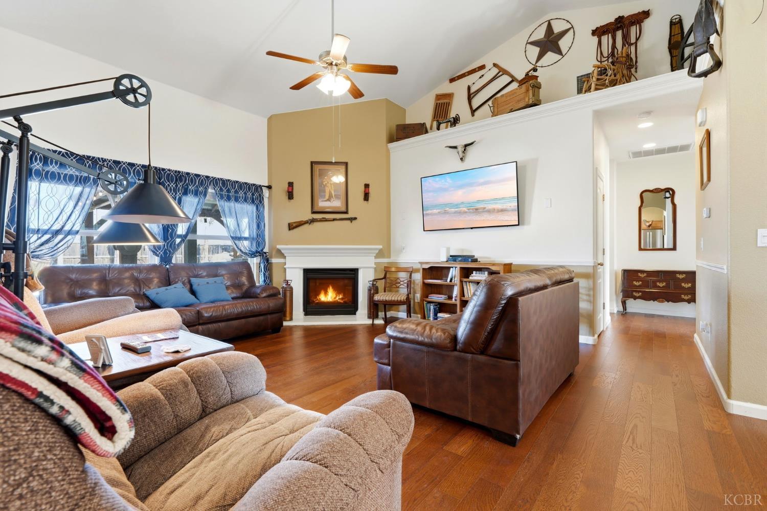 1528 Castoro Way, Hanford, CA 93230