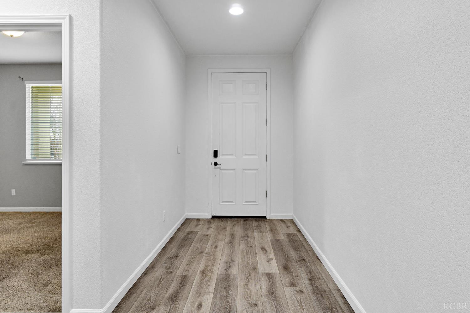 1113 Greenbrier Dr, Hanford, CA 93230