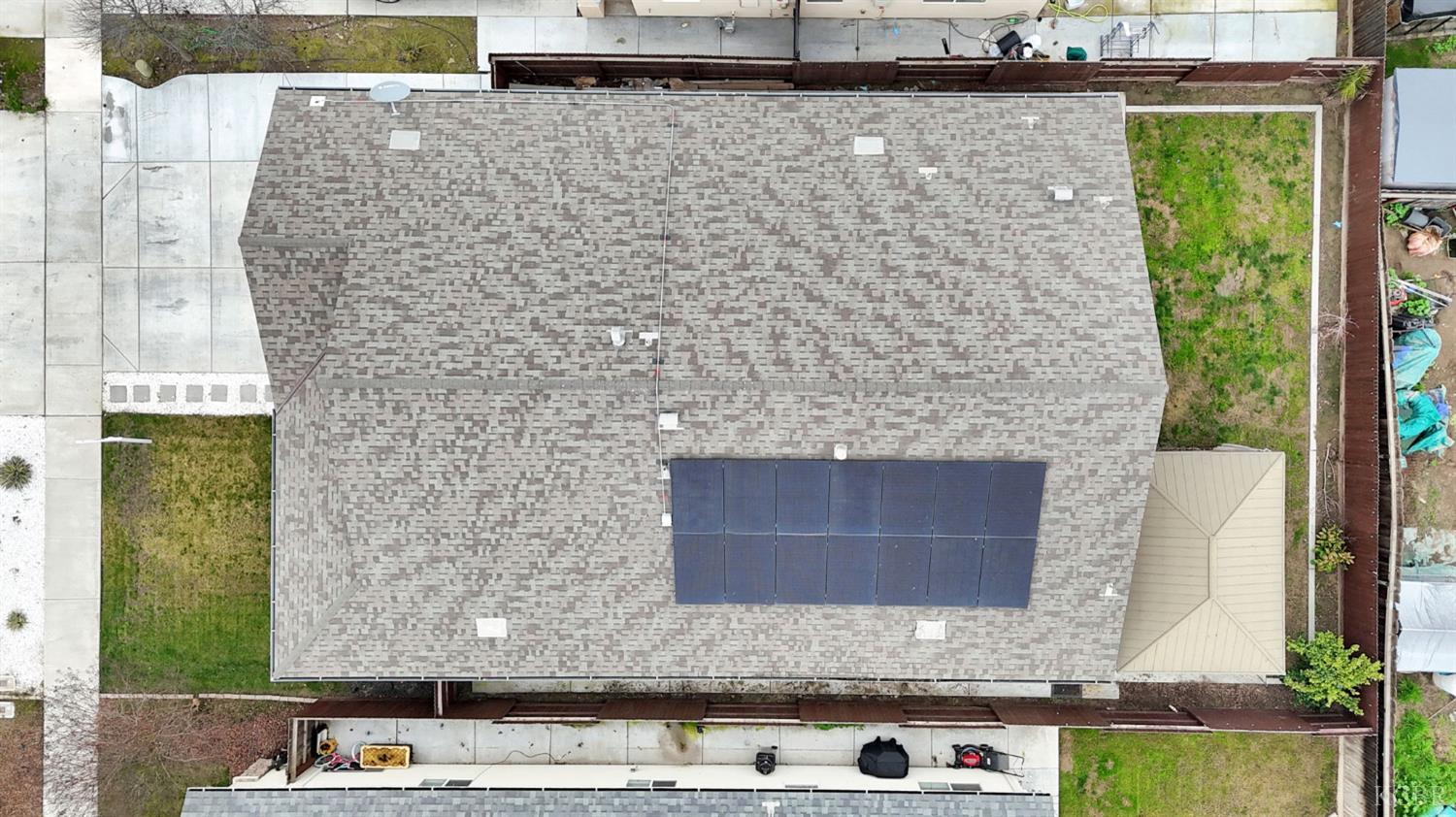 1113 Greenbrier Dr, Hanford, CA 93230