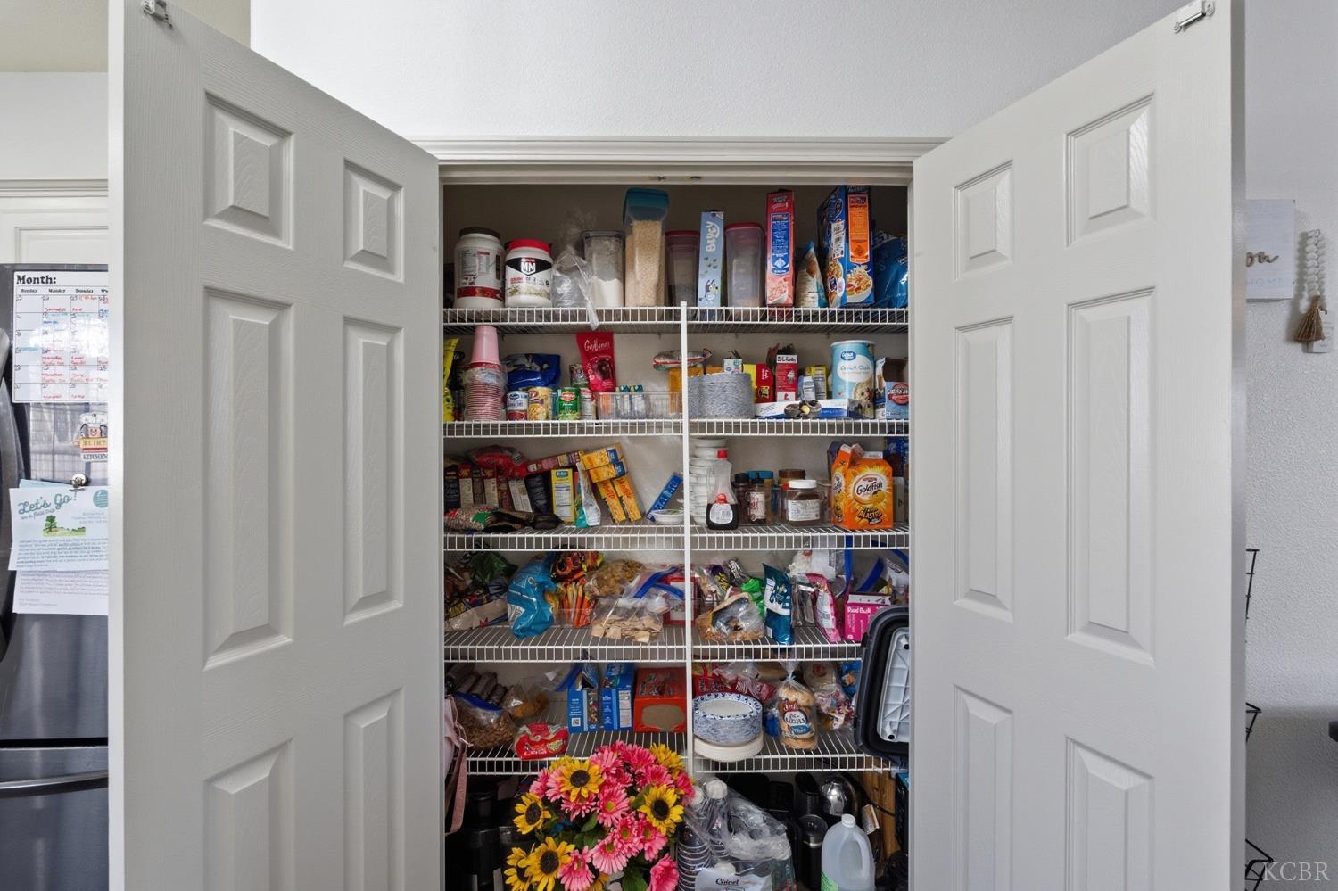 3064 N Yale Way, Hanford, CA 93230