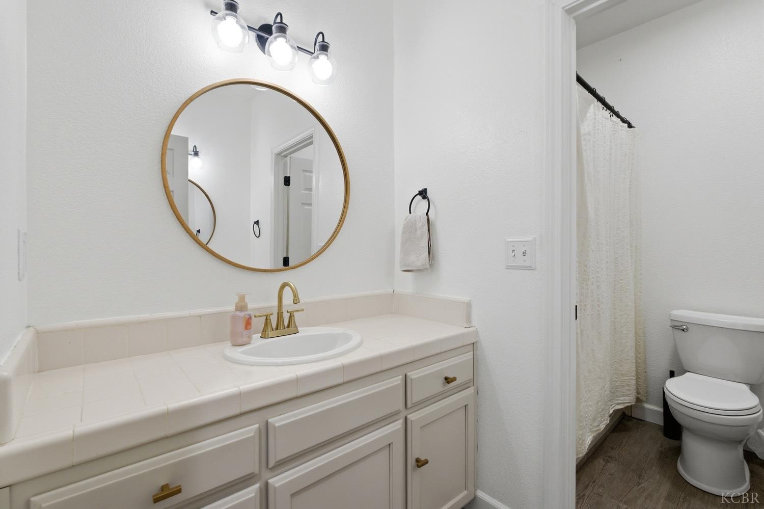 3064 N Yale Way, Hanford, CA 93230