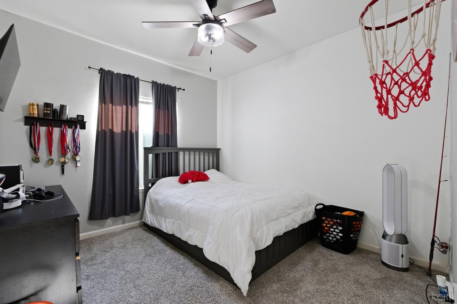 3064 N Yale Way, Hanford, CA 93230