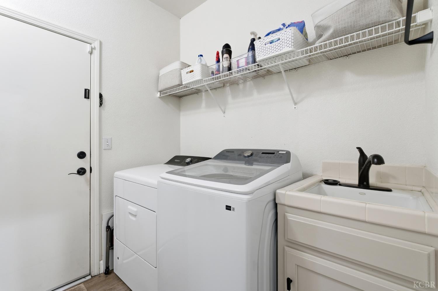 3064 N Yale Way, Hanford, CA 93230