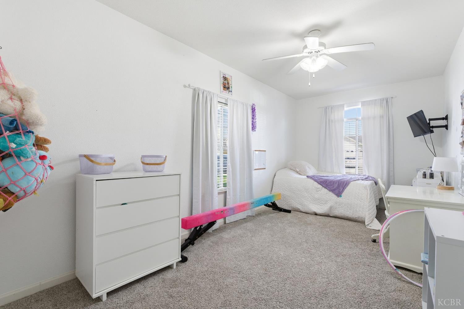 3064 N Yale Way, Hanford, CA 93230