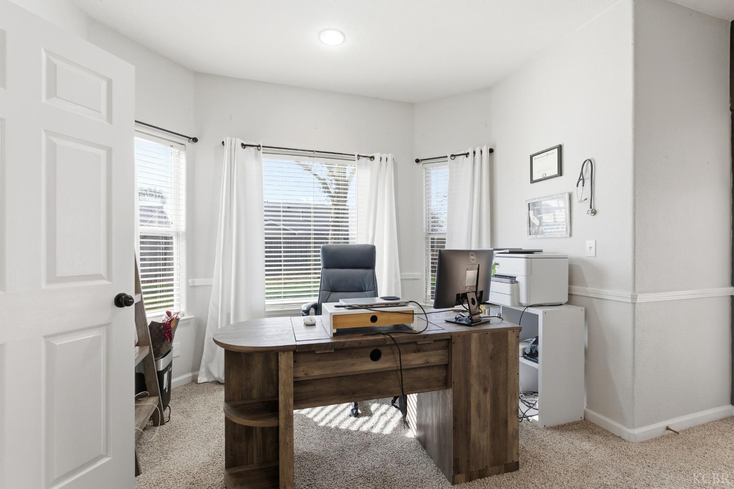 3064 N Yale Way, Hanford, CA 93230