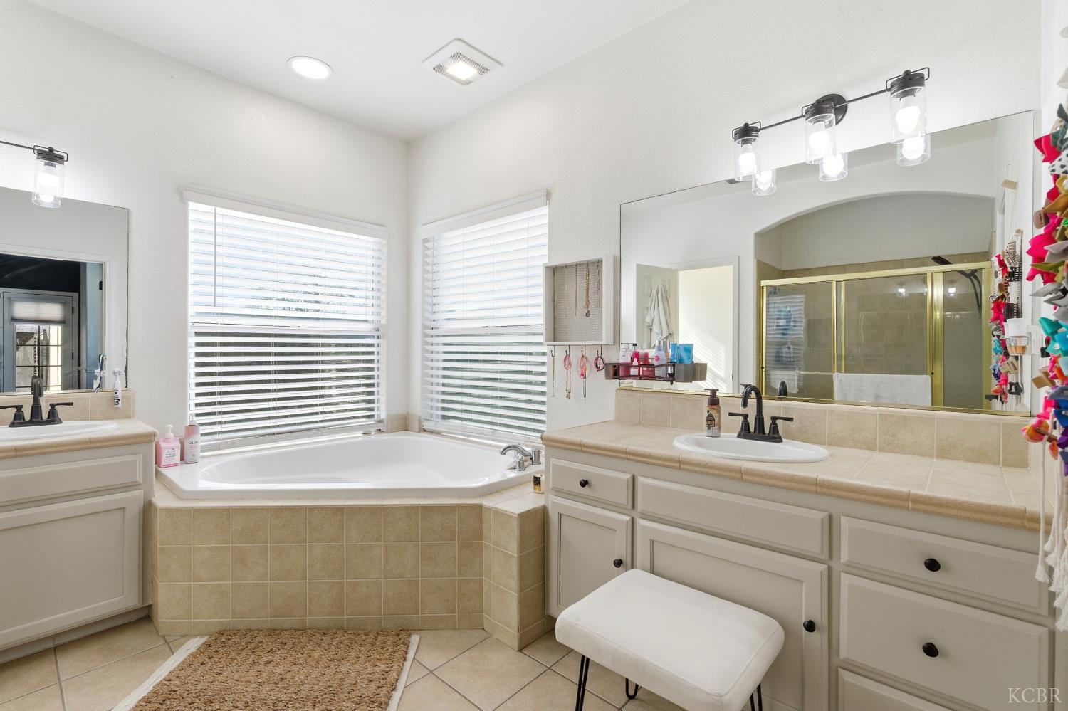 3064 N Yale Way, Hanford, CA 93230