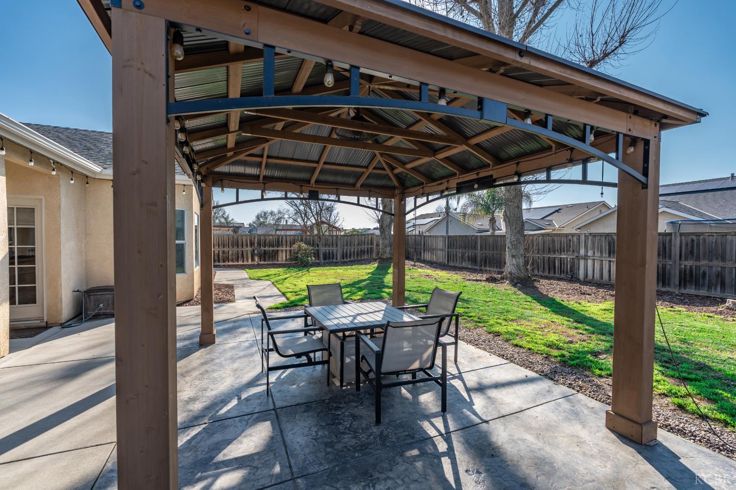 3064 N Yale Way, Hanford, CA 93230