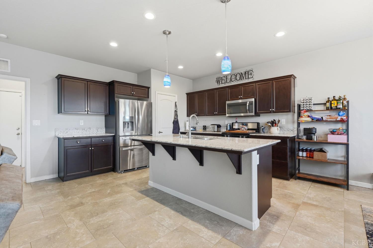 1340 Waterview St, Hanford, CA 93230